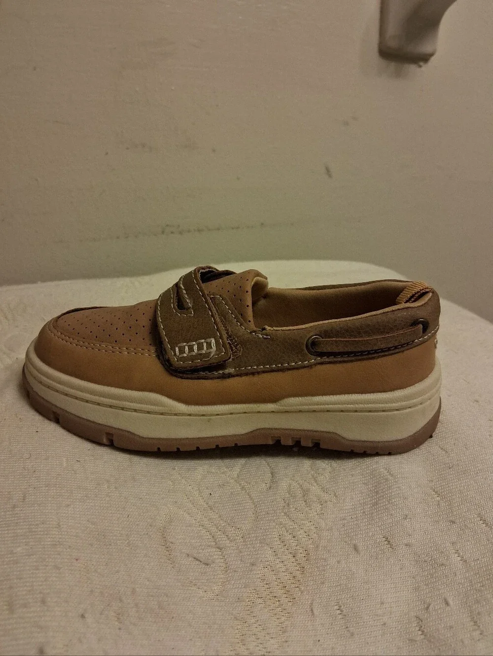 OshKosh B'gosh Kids' Tan Slip-On Sneakers size 9M, 5.5 Inches Inside
